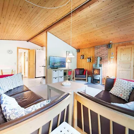 Cozy Cottage, Close To The Sandy Beach, Casa de Férias Vig