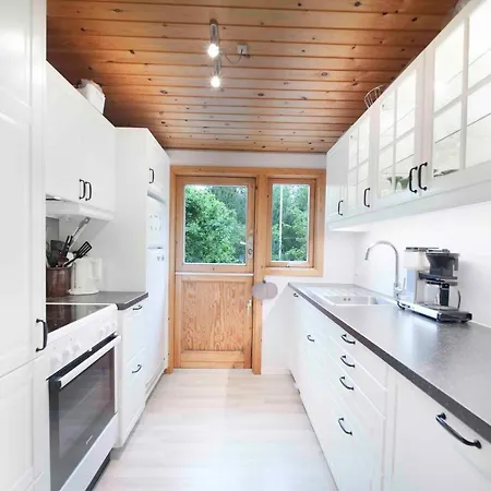 Cozy Cottage, Close To The Sandy Beach,